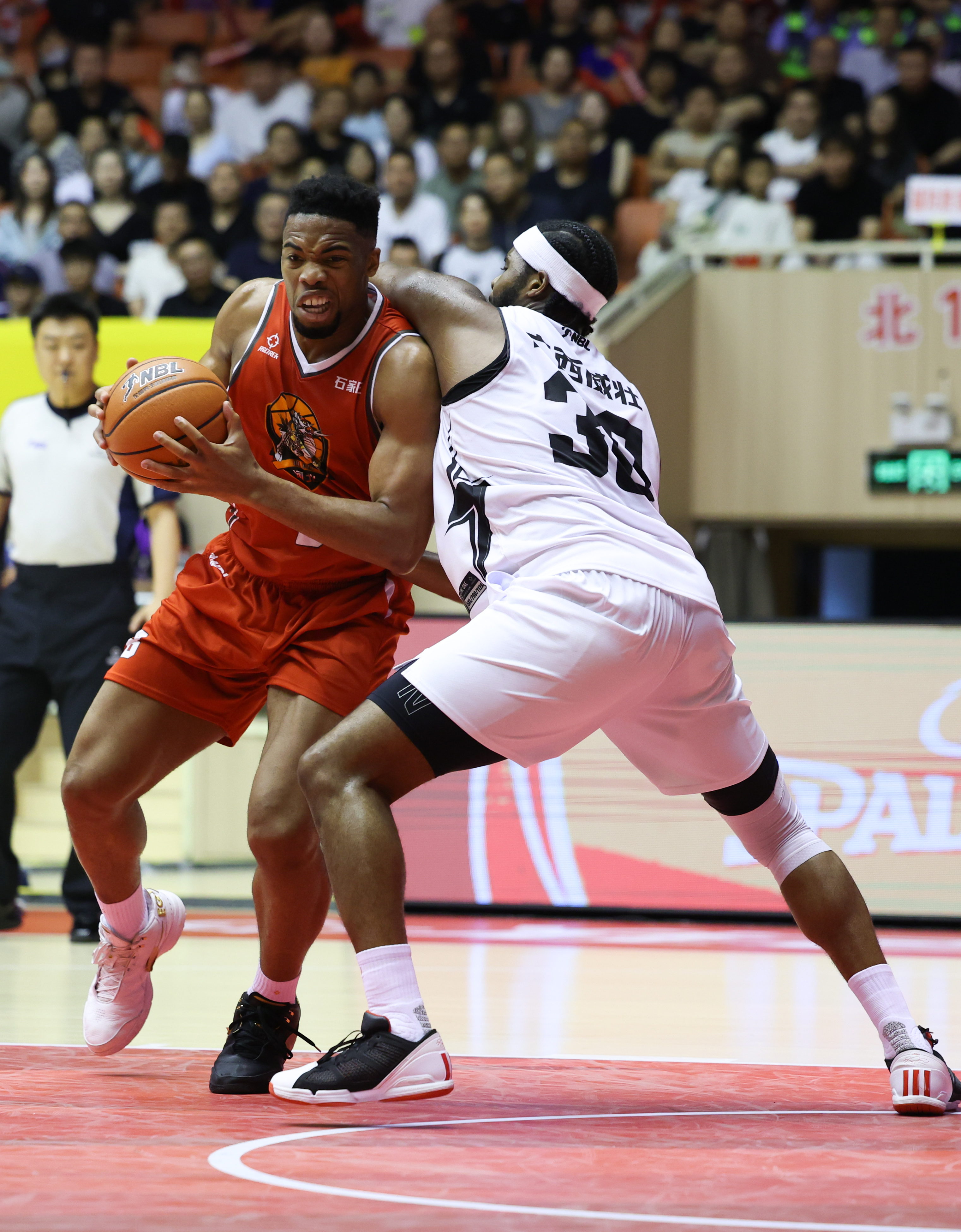 体育竞技「竞」风云再故，中国篮球「故」彪悍多么，赛「赛」少