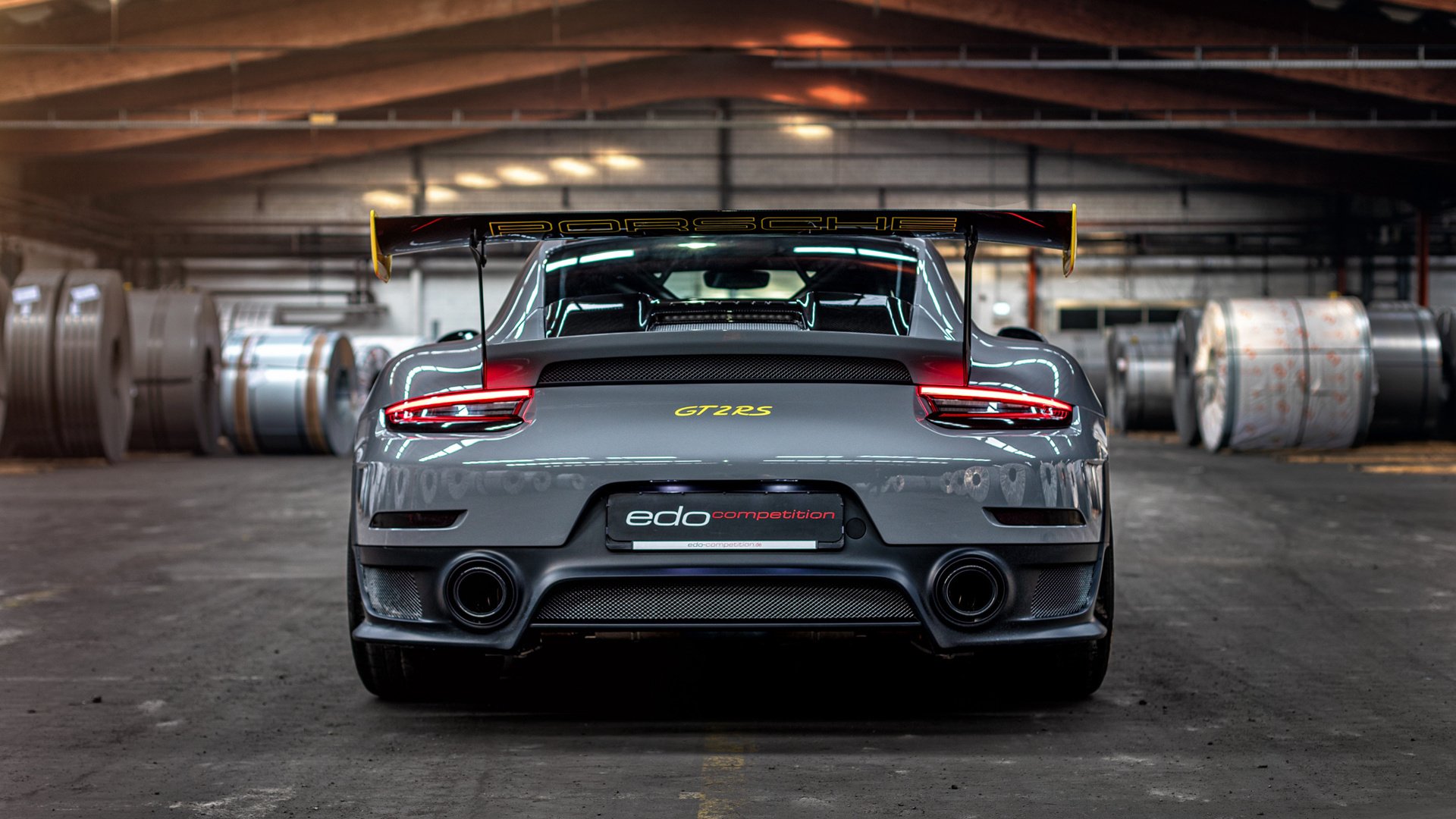 绿茵场与硬木地板的交响，当西甲德比遇见单节风暴