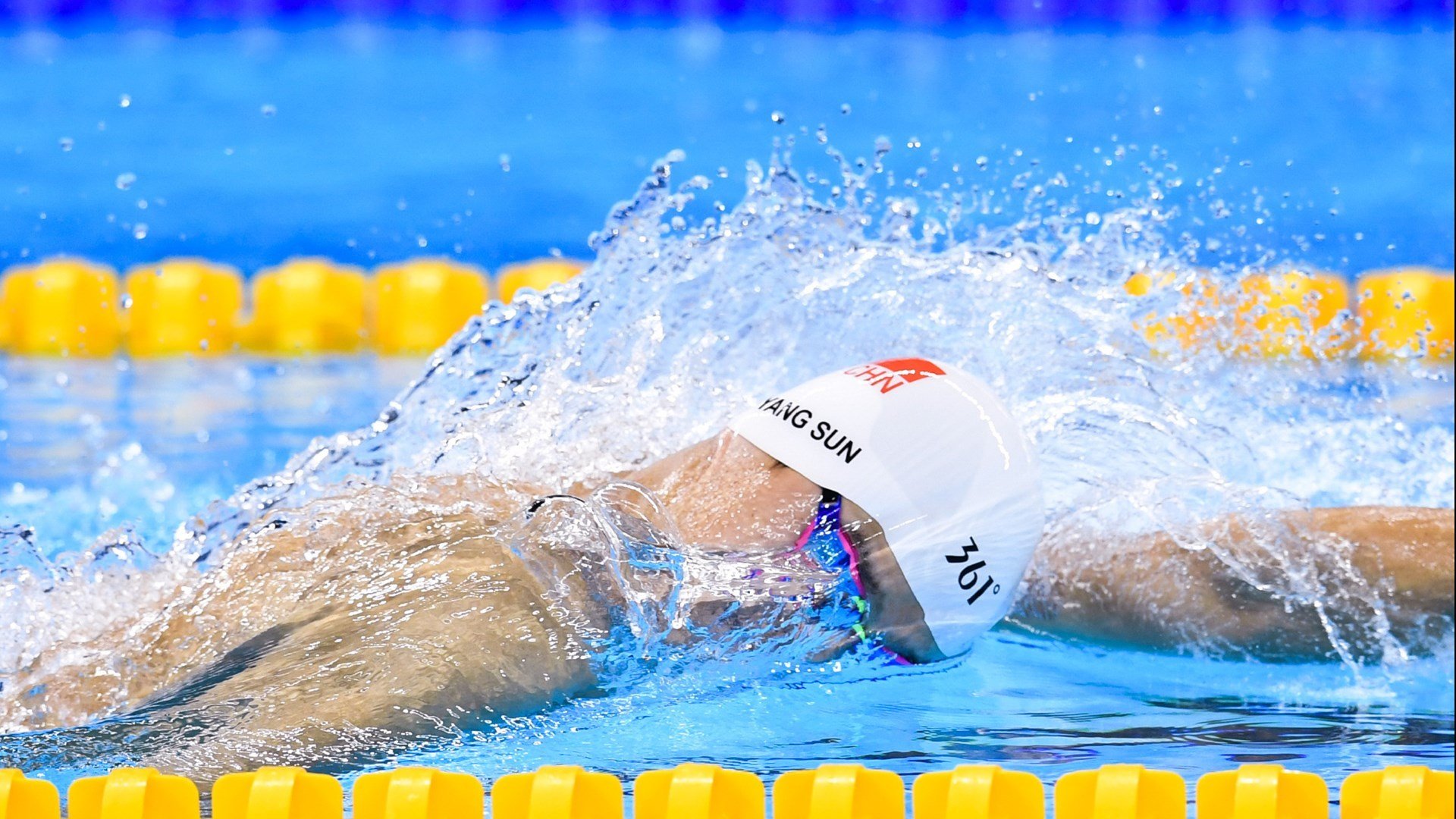 法拉利鏖战哈斯车队,阿隆索状态火热,赛道上的战术博弈